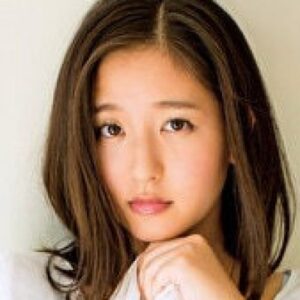 村上友梨 プロフィール写真