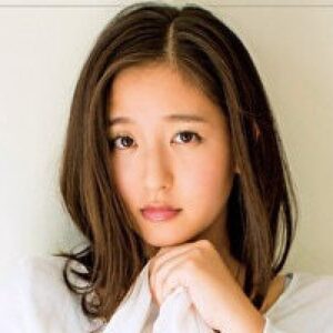 村上友梨 プロフィール写真